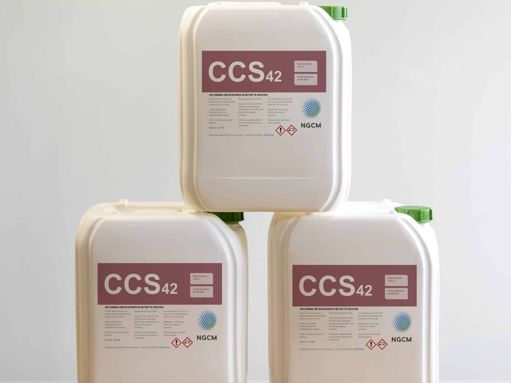 CCS42 concrete crack sealer